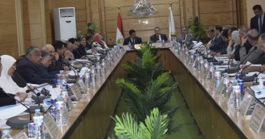 محافظ القليوبية يدعو جامعة بنها لتشكيل لجنة لمراجعة أنفاق المحافظة