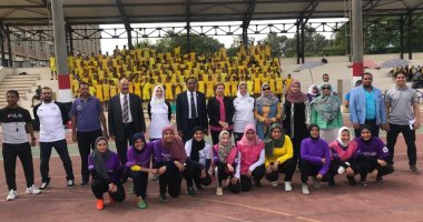 لجنة الكرة النسائية باتحاد الكرة فى جولة بالمنيا .. صور