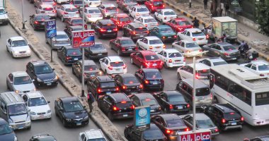 تكدس مرورى بطريق القاهرة الإسكندرية الزراعى ببنها بسبب انقلاب سيارة