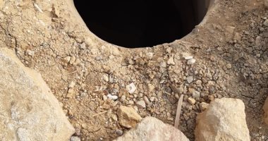 مياه الشرب تستجيب لصحافة المواطن.. وتضع غطاء أسمنتى على بالوعة مدرسة طيبة