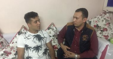 كاريكاتير الصحف الكويتية.. مواقع التواصل الاجتماعى تسيطر على الحياة
