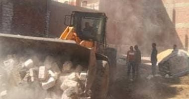 إزالة حالة تعد على أملاك دولة بقرية دماريس بالمنيا