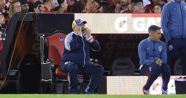 مارادونا بعد إلغاء هبوط فريقه في الدوري الأرجنتيني: يد الله الجديدة
