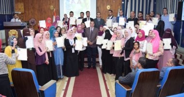 صور.. جامعة سوهاج تكرم 53 طالبا لاجتيازهم دورة تأهيل وإعداد أخصائى التخاطب