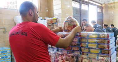 صناعة حلوى المولد..  أيادى تتلف فى حرير 
