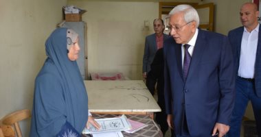 محافظ الدقهلية فى زيارة مفاجئة لقرية برق العز ويطلب تقريرا مفصلا عن رخص البناء