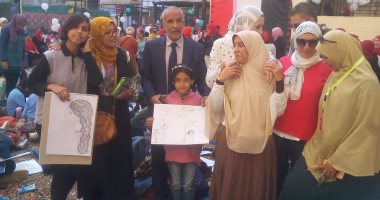 صور.. أصغر تلميذة بمدرسة زويل فى بنها تشارك فى مسابقة لمحات من الهند