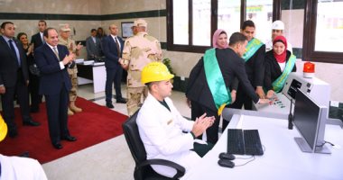 الرئيس السيسي يستمع لشرح مفصل عن مصنع النصر للكيماويات الوسيطة بالجيزة