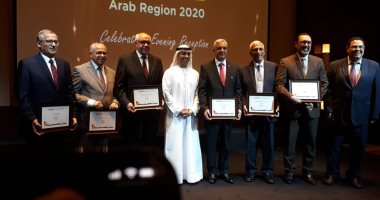 رئيس جامعة المنوفية يتسلم شهادة تقدم الجامعة فى تصنيف QS العالمى بالإمارات