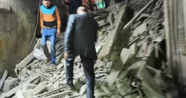 النيابة تأمر بترميم السلم المنهار فى عقار حى السلام