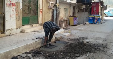 صور.. رفع كفاءة الإنارة والصرف الصحى بمنطقة "أبو سليمان" شرق الإسكندرية
