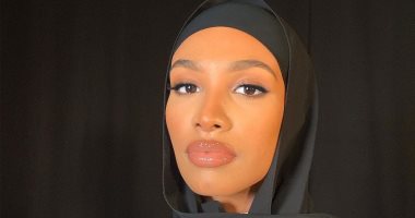 عارضة أزياء محجبة لأول مرة فى حملة "Burberry" الاحتفالية لعام 2019