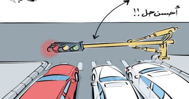 كاريكاتير الصحف السعودية.. الإشارات المرورية غير مفيدة فى ظل استمرار مخالفات السائقين