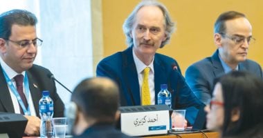 انتكاسة اجتماعات اللجنة الدستورية السورية تهدد بعرقلة الحل السياسى.. خلافات بين حكومة دمشق والمعارضة حول جدول الأعمال.. المعارضون يقدمون خطة عمل لكتابة الدستور .."سانا": المعارضة تطرح أفكار تنال من سيادة سوريا