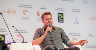 مؤلف "فن اللامبالاة" يكشف عن أكبر درس تعلمه فى عام 2022