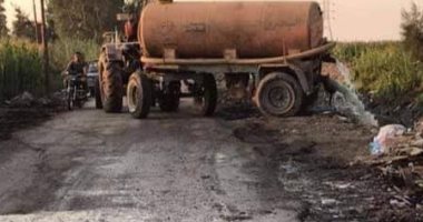 قارئ يشكو قيام سيارات بإلقاء مياه الصرف الصحى بترعة كفر الأكرم بالمنوفية