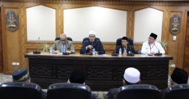 صور.. وكيل الأزهر يستقبل وفد علماء مسلمى"سومطرة الشمالية" بإندونيسيا