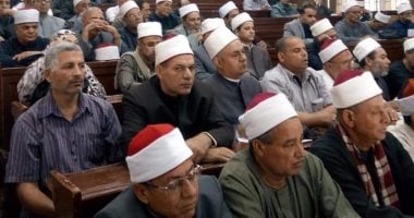 مدير المنطقة الأزهرية بالقليوبية يوجه بعدم ضرب الطلاب وتفعيل الأنشطة بالمعاهد