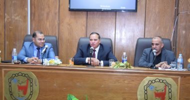 رئيس جامعة سوهاج يطلق مسابقة دعم رواد الأعمال