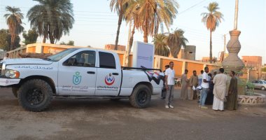 صور.. سيارة التوعية المتنقلة بالتأمين الصحى الشامل تتجول بالأقصر