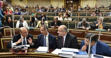 بدء الجلسة العامة للبرلمان لمناقشة حالة الطوارئ.. صور