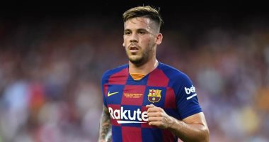 برشلونة يتخلص من كارليس بيريز بعقد بلا رجعة إلى روما