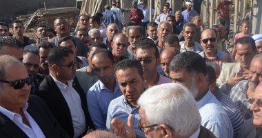 صور .. محافظ الغربية يتفقد مشروع الصرف بقرية سندبسط خلال جولته بمركز زفتى