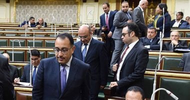 صور.. رئيس الوزراء يصل البرلمان لإلقاء قرار الرئيس بشأن فرض حالة الطوارئ