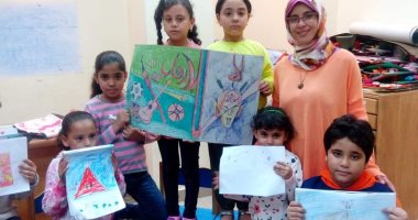 صور.. ورشة مشغولات جلدية وندوات توعية فى قصر ثقافة الإسكندرية