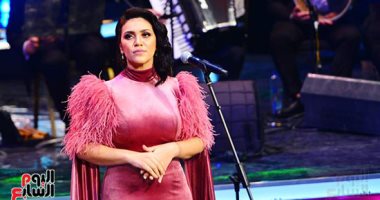 مى فاروق تطرب جمهور مهرجان الموسيقى العربية بأغاني الزمن الجميل
