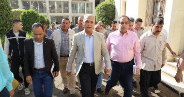 صور.. محافظ المنوفية يتفقد الوحدة المحلية بالباجور لمتابعة خدمات المواطنين