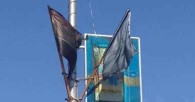 اضبط مخالفة.. "علم مصر ممزق" بكورنيش النيل فى أسوان قبل منتدى السلام