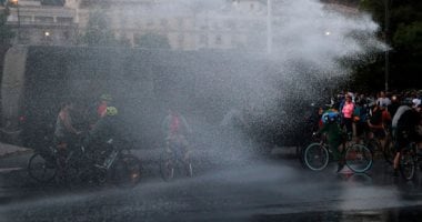 تجدد الاحتجاجات فى تشيلى.. والمتظاهرون يشتبكون مع قوات الأمن
