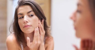 4 وصفات طبيعية للتخلص من الرؤوس السوداء وتنقية البشرة من الشوائب 