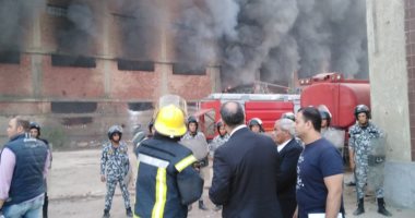 مدير أمن القليوبية يعاين حريق مخزن الدراجات النارية بقليوب ..صور