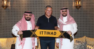 رسميا.. الهولندى تين كات يرحل عن تدريب اتحاد جدة بعد 99 يوما