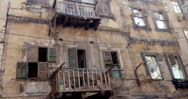 حى الجمرك بالإسكندرية: معاينة 3 عقارات آيلة للسقوط وتمثل خطورة على أرواح السكان