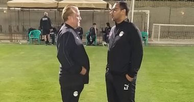 شوقى غريب يتسلم التقارير الطبية الخاصة بلاعبى المنتخب الأولمبى
