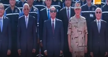 الرئيس السيسى يشارك فى جولة تفقدية بالمشروعات القومية بالسويس
