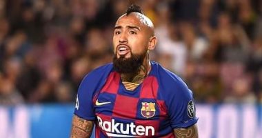 فيدال يحسم مصيره مع برشلونة قبل عطلة الكريسماس