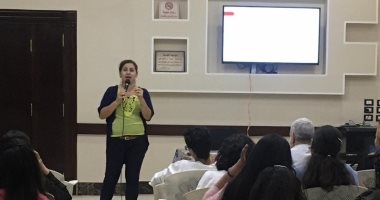 "أنماط العلاقات" محاضرة نفسية باجتماع المغتربين بكنيسة الكاثوليك بأسوان
