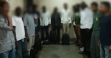  صور.. ضبط 26 قضية تزوير وانتحال صفة في مصلحة الجوازات