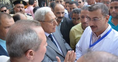 محافظ الدقهلية يرفض دخول مستشفى المنزلة قبل علاج مريضة تحتاج جراحة