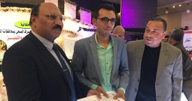 رئيس شركة مياه القناة يكرم العاملين المحالين للمعاش والأبناء المتفوقين فى الدراسة