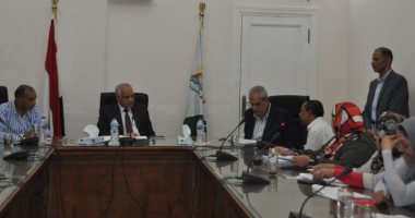 شكوى مواطن من تعديات مقهى ومطعم تطيح بطاقم الإشغالات فى حى العجوزة