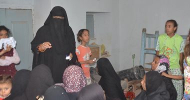 سيدات إسنا ينظمون ندوات للتوعية وشرح تفاصيل التأمين الصحى الشامل.. صور