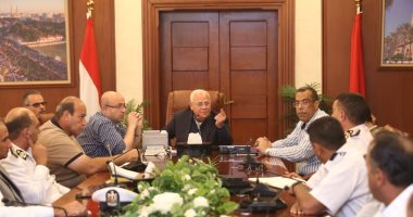 محافظ بورسعيد: بدء تنظيم حركة دخول وخروج حركة الشاحنات بالميناء 
