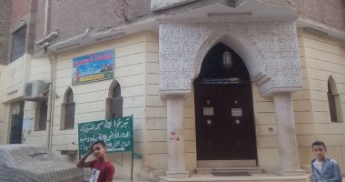 صور.. منزل أحمد زكى بالشرقية تحول لمسجد وجمعية خيرية.. أهالى الحسينية يروون ذكرياتهم مع الفنان و يصفون وفاة "هيثم" بالصدمة.. أبناء عمته: نقيب الفنانين تسرع بعدم وجودنا لاستلام الجثة..والفقيد كان يتواصل مع عماته