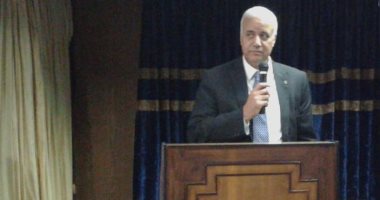 رئيس جامعة الإسكندرية يشهد الحفل الختامى لتجربة تدريس مقرر ريادة الأعمال 