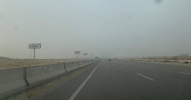 شبورة مائية تحجب الرؤية على طريق الفيوم ..صور
